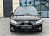 Toyota Camry 2010 года за 6 990 000 тг. в Алматы – фото 5