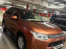 Mitsubishi Outlander, 2013