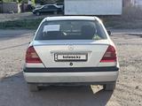 Mercedes-Benz C 200 1994 годаүшін1 600 000 тг. в Атбасар – фото 4
