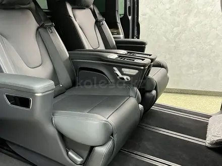 Mercedes-Benz V 300 2022 года за 73 000 000 тг. в Алматы – фото 20