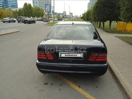 Mercedes-Benz E 230 1997 года за 2 500 000 тг. в Астана – фото 8