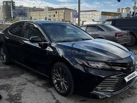 Toyota Camry 2018 года за 10 999 999 тг. в Астана – фото 2