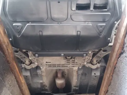 Защита (пыльник) двигателя для VW Golf V за 18 000 тг. в Алматы – фото 4