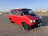 Volkswagen Multivan 1994 годаүшін3 800 000 тг. в Караганда – фото 2