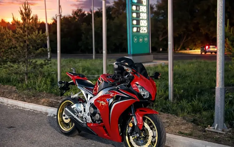 Honda  CBR 1000 RR/RA Fireblade 2011 года за 5 500 000 тг. в Караганда