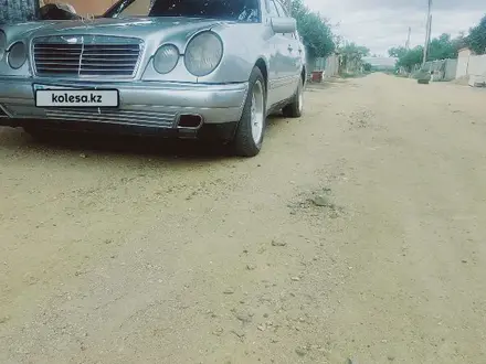 Mercedes-Benz E 230 1996 года за 1 700 000 тг. в Жезказган – фото 17