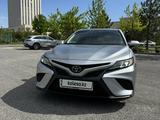 Toyota Camry 2020 года за 13 300 000 тг. в Шымкент