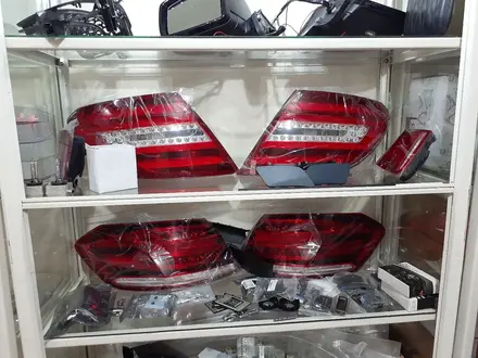 Стопы задние фонари мерседес w204 c класс за 185 000 тг. в Астана