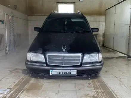 Mercedes-Benz C 200 1999 года за 3 850 000 тг. в Атырау