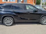 Toyota Highlander 2023 годаүшін27 000 000 тг. в Костанай – фото 3