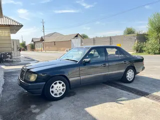 Mercedes-Benz E 230