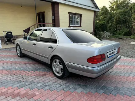 Mercedes-Benz E 320 1997 года за 4 333 333 тг. в Алматы – фото 5