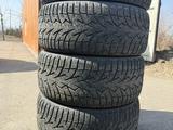 Зимние разноширокие шины 285/45/19 и 255/50/19 за 60 000 тг. в Алматы