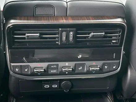 Toyota Land Cruiser 2025 года за 62 000 000 тг. в Астана – фото 11