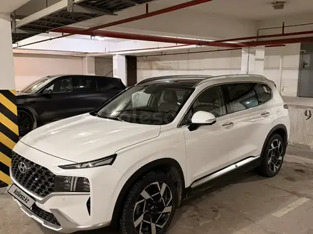 Hyundai Santa Fe 2023 года за 15 600 000 тг. в Астана – фото 2