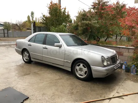 Mercedes-Benz E 320 1999 года за 4 100 000 тг. в Кордай – фото 12