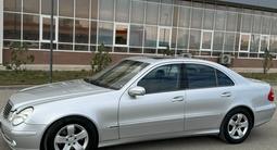 Mercedes-Benz E 320 2004 годаүшін6 500 000 тг. в Актау – фото 2