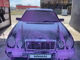 Mercedes-Benz E 200 1998 годаүшін1 700 000 тг. в Караганда – фото 2