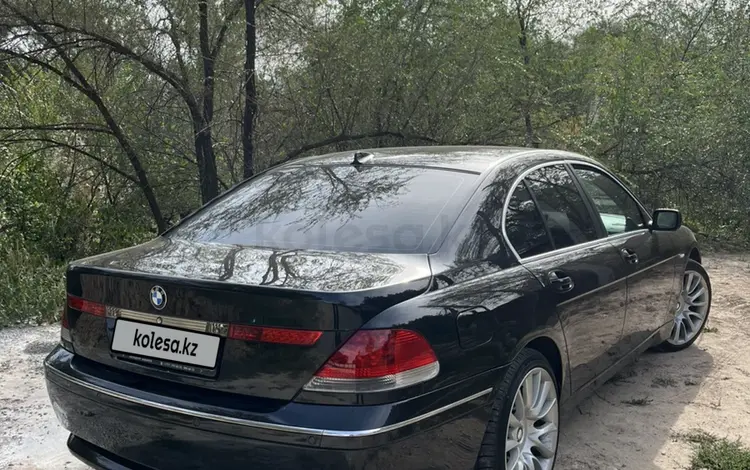 BMW 745 2003 годаүшін4 400 000 тг. в Алматы