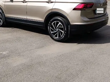 Volkswagen Tiguan 2018 года за 12 300 000 тг. в Алматы – фото 3