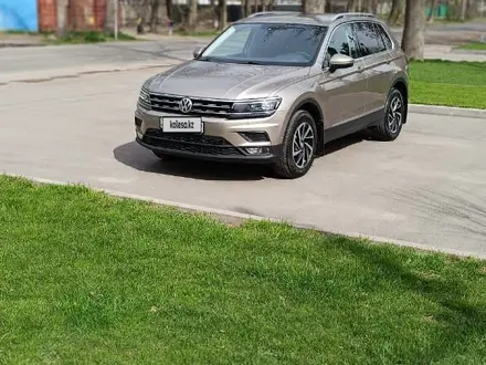 Volkswagen Tiguan 2018 года за 12 300 000 тг. в Алматы – фото 7