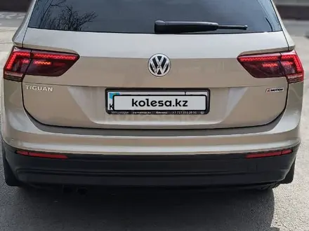 Volkswagen Tiguan 2018 года за 12 300 000 тг. в Алматы – фото 9