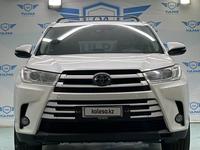 Toyota Highlander 2017 года за 17 800 000 тг. в Астана