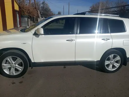 Toyota Highlander 2011 года за 14 000 000 тг. в Костанай – фото 24