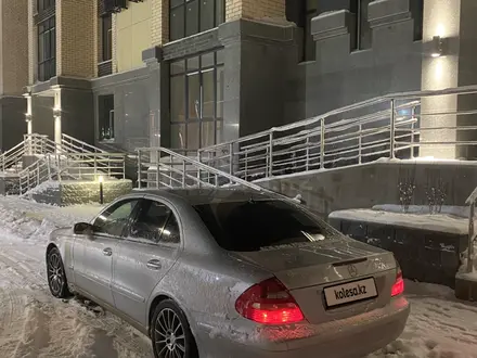 Mercedes-Benz E 240 2003 года за 4 200 000 тг. в Караганда – фото 3