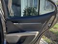 Toyota Camry 2018 года за 11 200 000 тг. в Атырау – фото 14