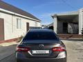Toyota Camry 2018 года за 11 200 000 тг. в Атырау – фото 4