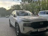 Hyundai Santa Fe 2023 года за 17 500 000 тг. в Атырау – фото 2