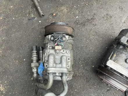 Компрессор кондиционера на Mercedes Benz w140 3.2 объем, в отличном сост за 40 000 тг. в Алматы