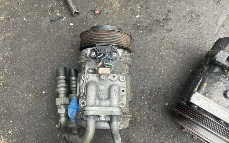 Компрессор кондиционера на Mercedes Benz w140 3.2 объем, в отличном сост за 40 000 тг. в Алматы