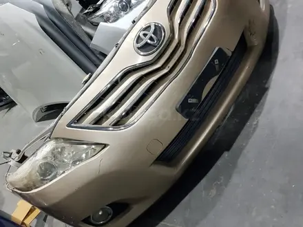 Передние фары Toyota Camry за 120 000 тг. в Атырау