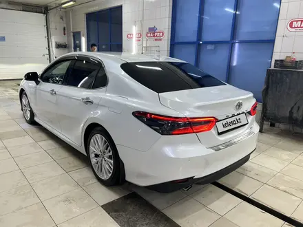 Toyota Camry 2020 года за 18 000 000 тг. в Тараз – фото 2