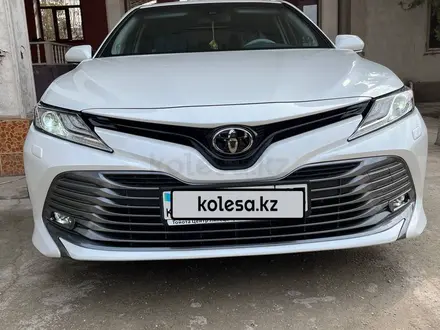 Toyota Camry 2020 года за 19 900 000 тг. в Туркестан – фото 13