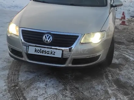 Volkswagen Passat 2005 года за 3 500 000 тг. в Уральск – фото 9