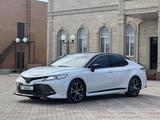 Toyota Camry 2020 года за 10 000 000 тг. в Уральск – фото 3