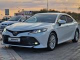 Toyota Camry 2019 года за 13 300 000 тг. в Актау