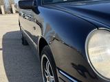 Mercedes-Benz E 280 1997 годаүшін4 500 000 тг. в Актобе – фото 4