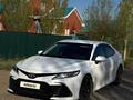 Toyota Camry 2022 года за 13 800 000 тг. в Актобе