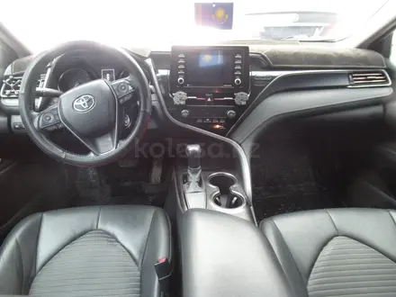 Toyota Camry 2021 года за 9 443 500 тг. в Актобе – фото 9