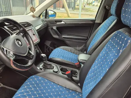 Volkswagen Tiguan 2018 года за 11 000 000 тг. в Атырау – фото 4