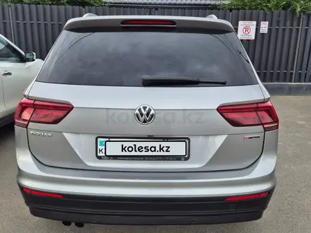 Volkswagen Tiguan 2018 года за 11 000 000 тг. в Атырау – фото 5