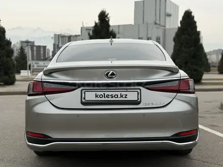 Lexus ES 300h 2024 года за 30 000 000 тг. в Алматы – фото 4