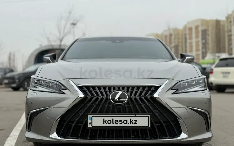 Lexus ES 300h 2024 года за 30 000 000 тг. в Алматы