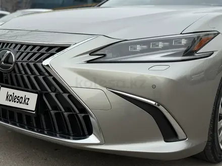 Lexus ES 300h 2024 года за 30 000 000 тг. в Алматы – фото 6