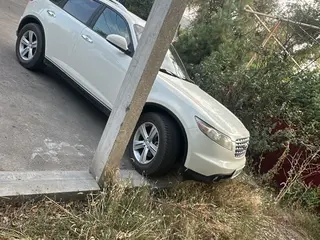 Infiniti FX35
