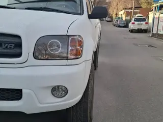 Toyota Sequoia, 2001